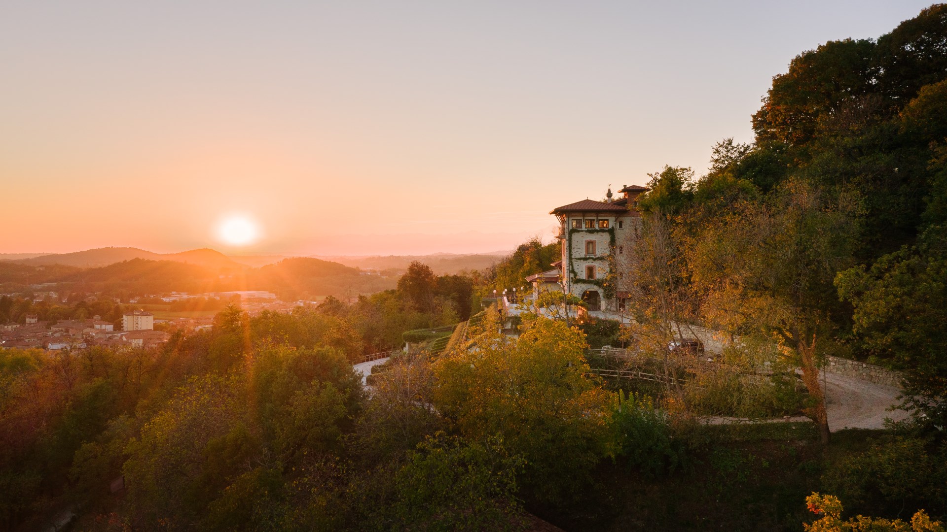 Immagine di sfondo della pagina Autunno di Benessere alla Tenuta de l’Annunziata: trattamenti speciali e relax immersi nella natura