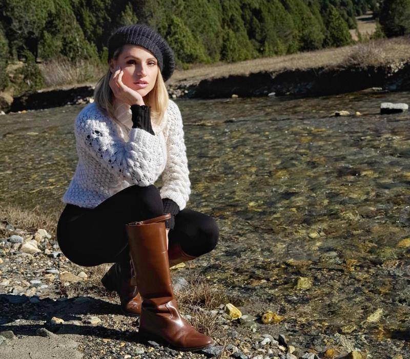 Immagine Michelle Hunziker in visita nella Valle di Blenio: relax al Campra Alpine Lodge & Spa