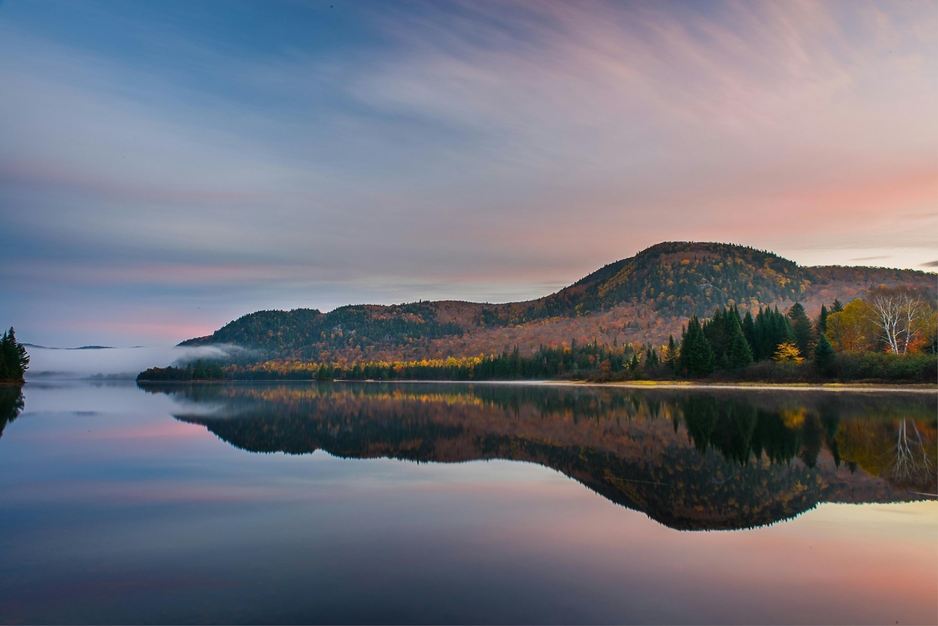 Immagine di sfondo della pagina CamperDays propone di ammirare le sfumature dell’autunno in Canada on the road