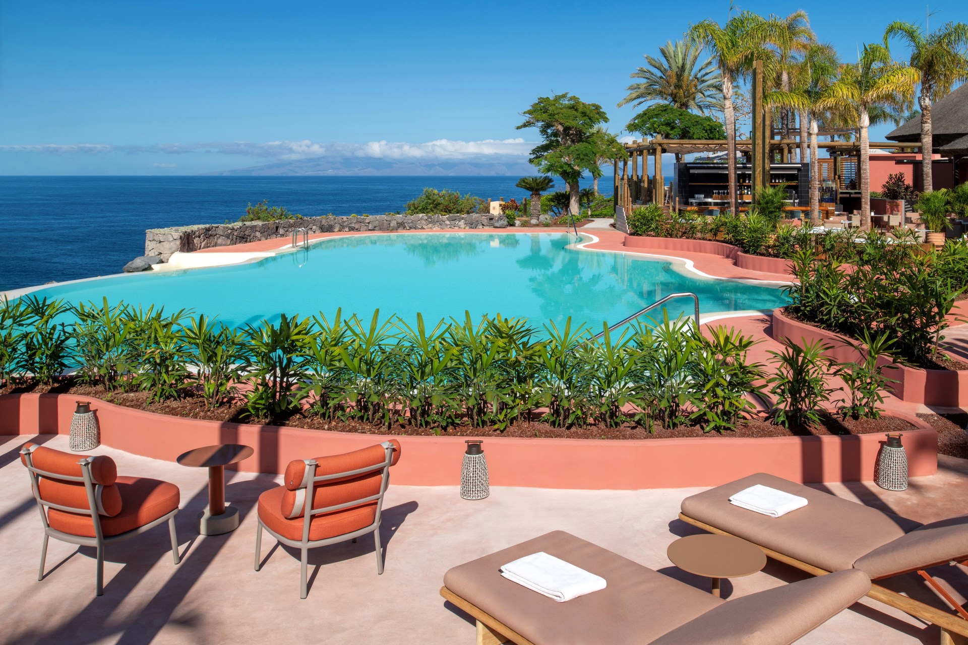 Immagine di sfondo della pagina The Ritz-Carlton, Abama Tenerife presenta The Retreat