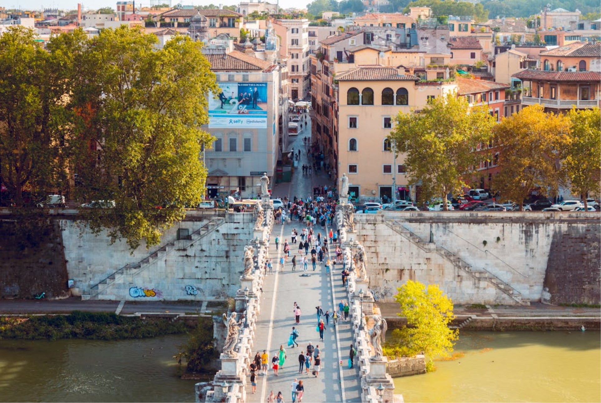 Immagine di sfondo della pagina Alla scoperta di Roma: itinerari segreti nel centro storico