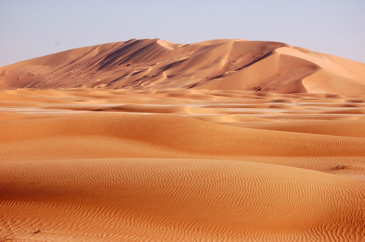 Immagine Kel 12 ed Earth Viaggi spalla a spalla nel deserto dell’Oman