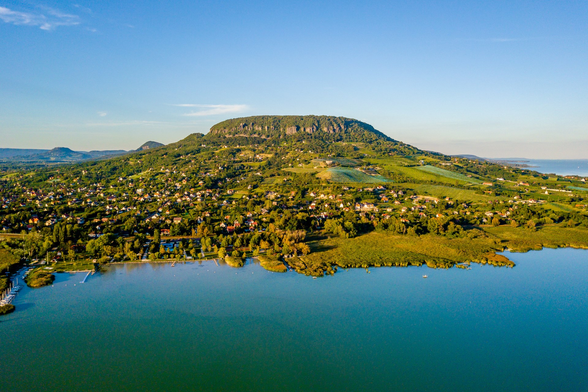 Immagine di sfondo della pagina Autunno in Ungheria: festival, sapori e tradizioni locali tra cultura e natura