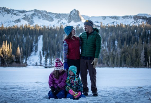 Immagine di sfondo della pagina Mammoth Lakes: divertimento garantito per bambini e famiglie