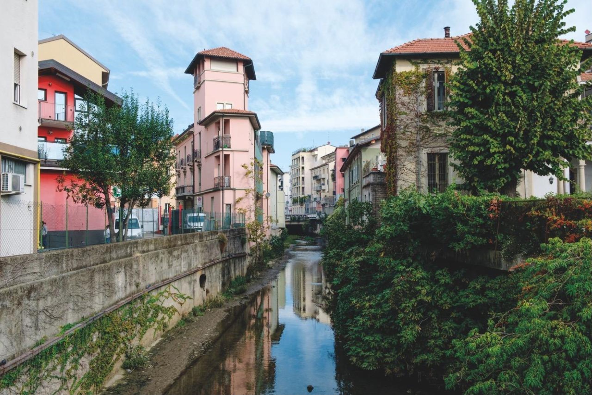 Immagine di sfondo della pagina Una città in cammino: presentati i 5 itinerari per scoprire Bergamo in chiave slow tourism