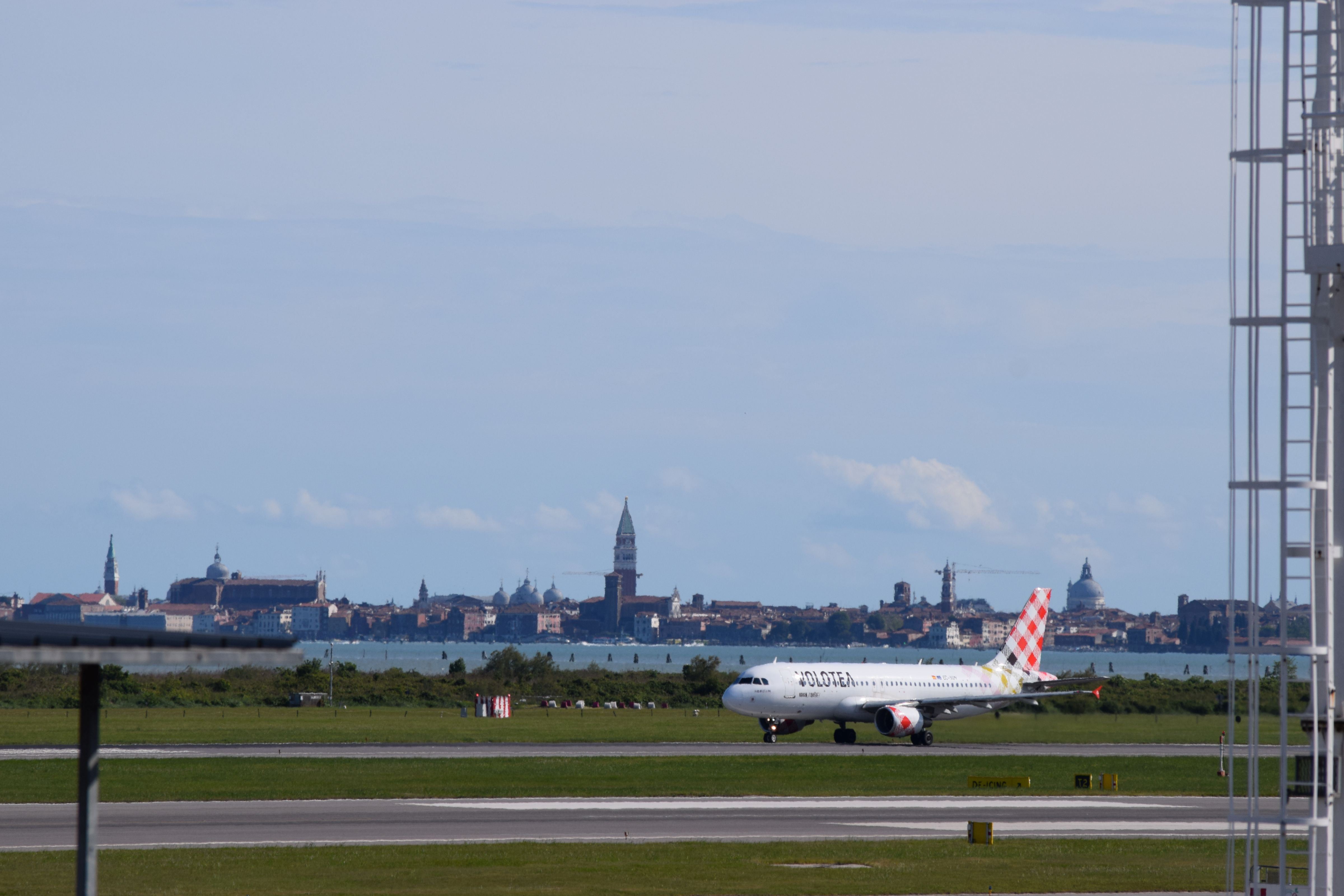 Immagine di sfondo della pagina Volotea, numeri importanti a Venezia