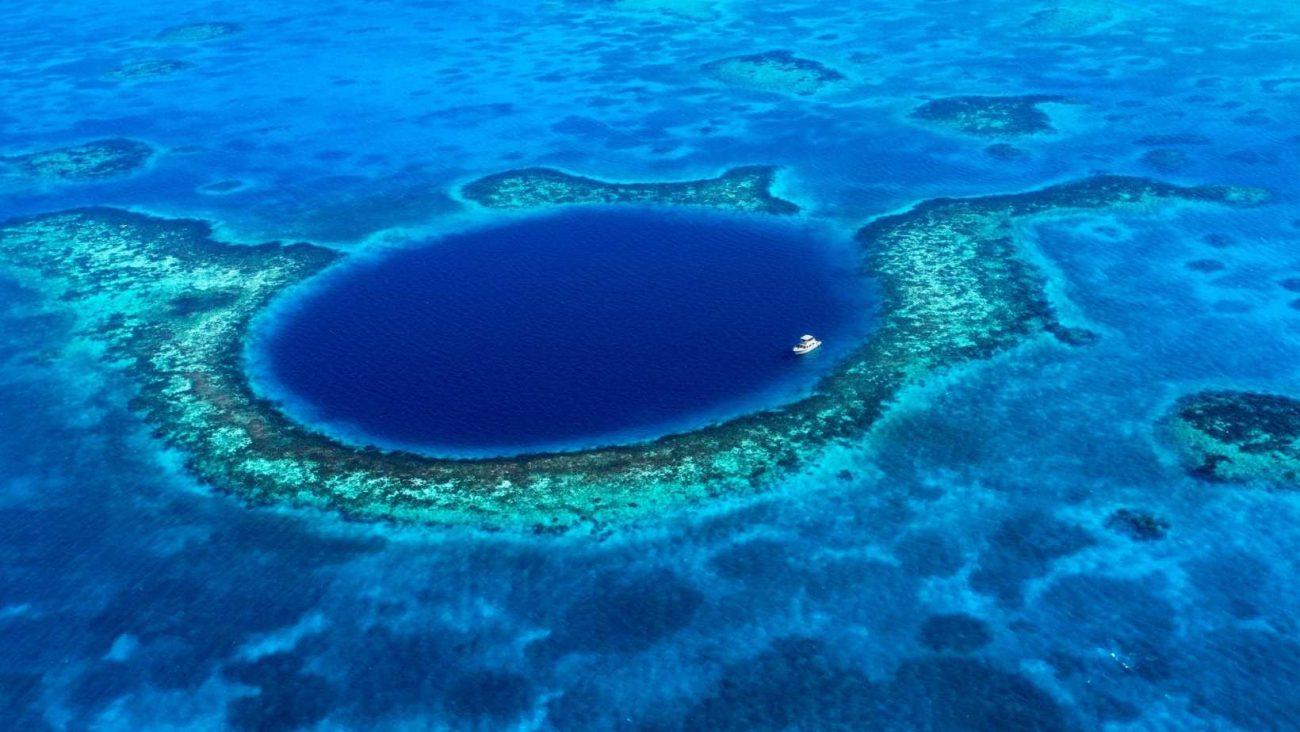 Immagine di sfondo della pagina Avventure e immersioni nel Sud del Belize