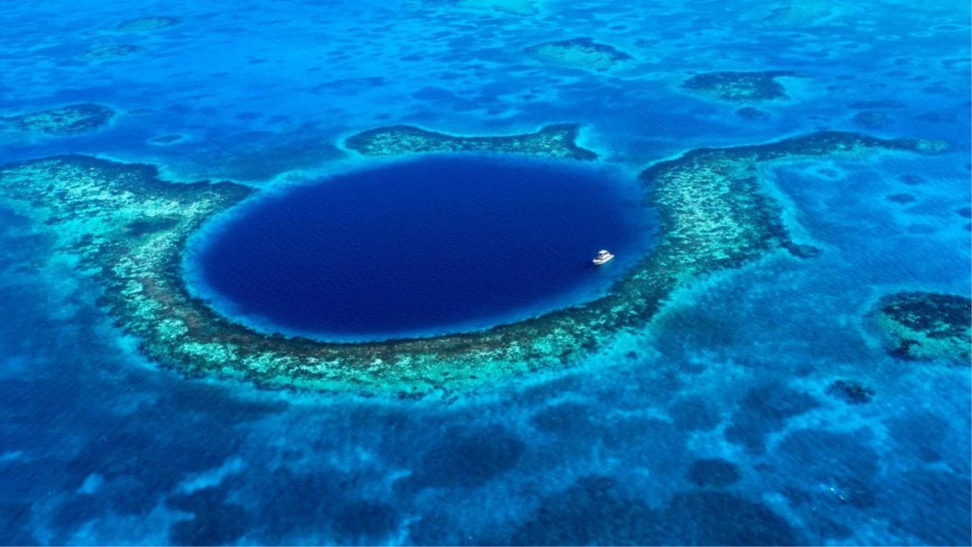 Immagine di sfondo della pagina Avventure e immersioni nel Sud del Belize