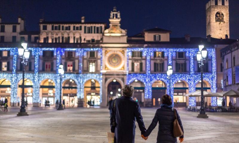 Immagine Natale in Provincia di Brescia: un viaggio tra Borghi, Presepi e Mercatini