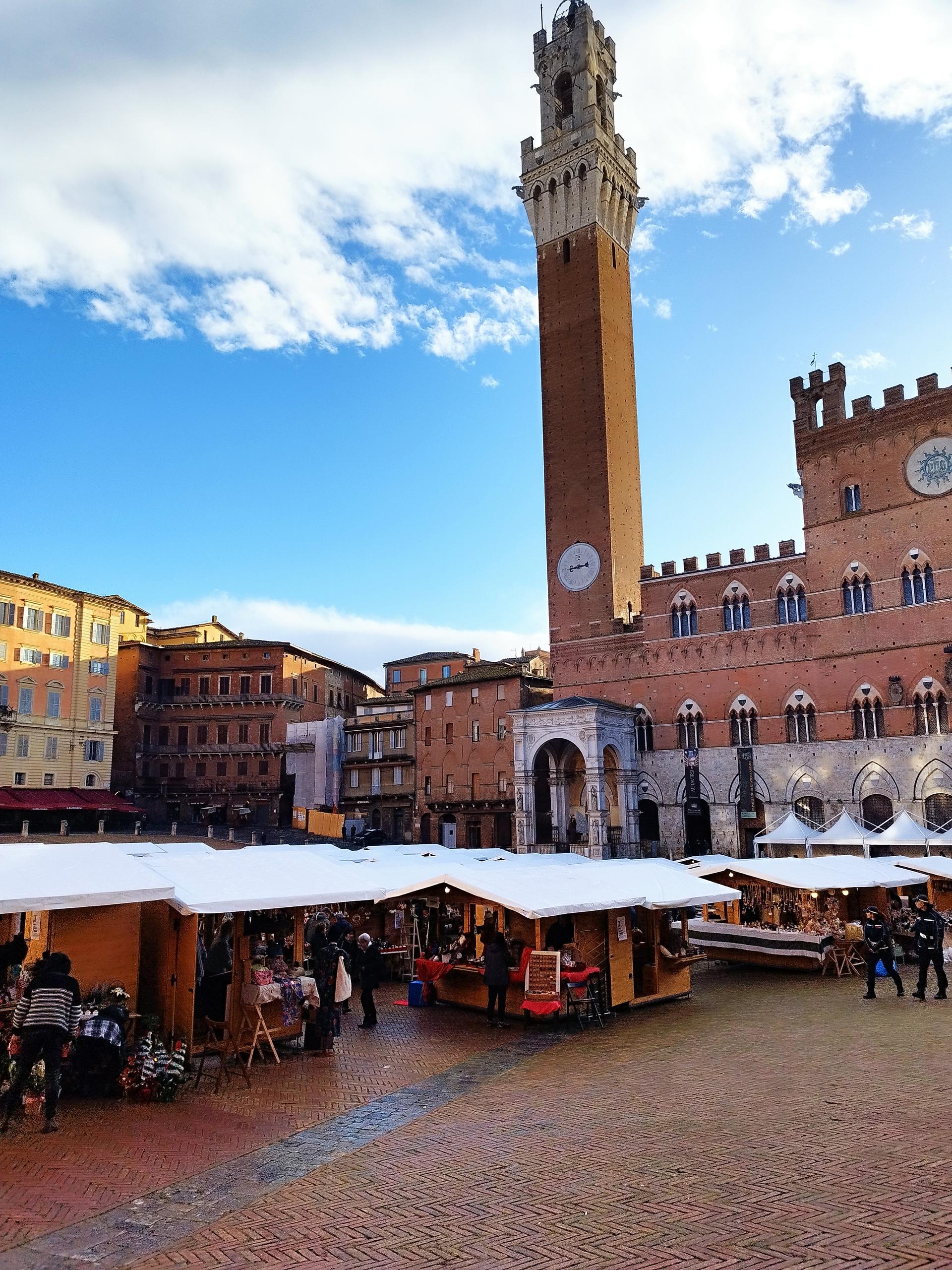 Immagine Siena, Piazza del Campo prepara il suo “Mercato”