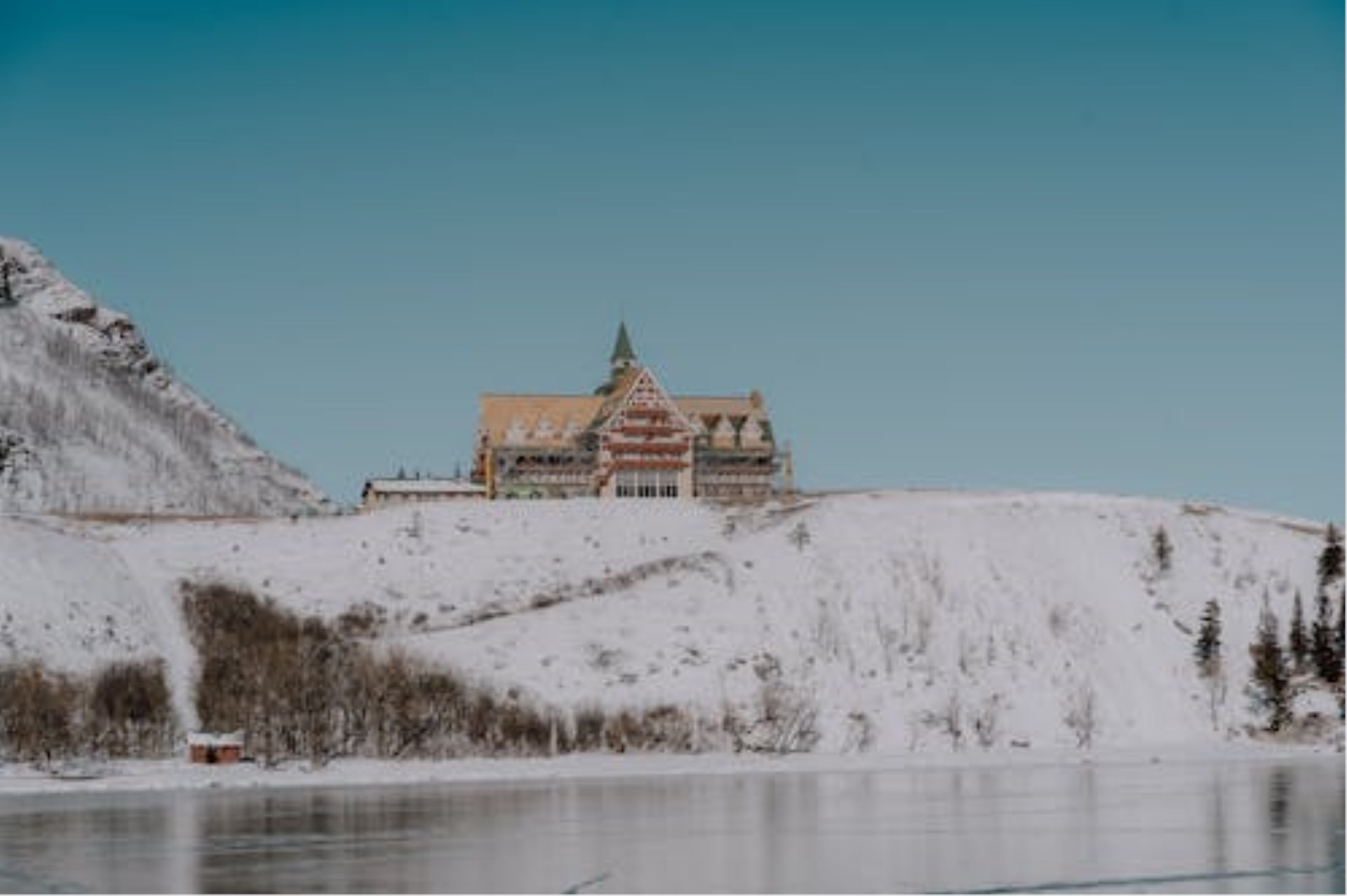 free-photo-of-prince-of-wales-hotel-in-canada