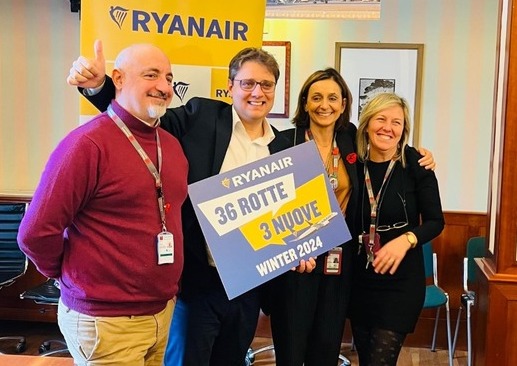 Immagine di sfondo della pagina Ryanair lancia l'operativo invernale 2024 a Pisa con 3 new entry