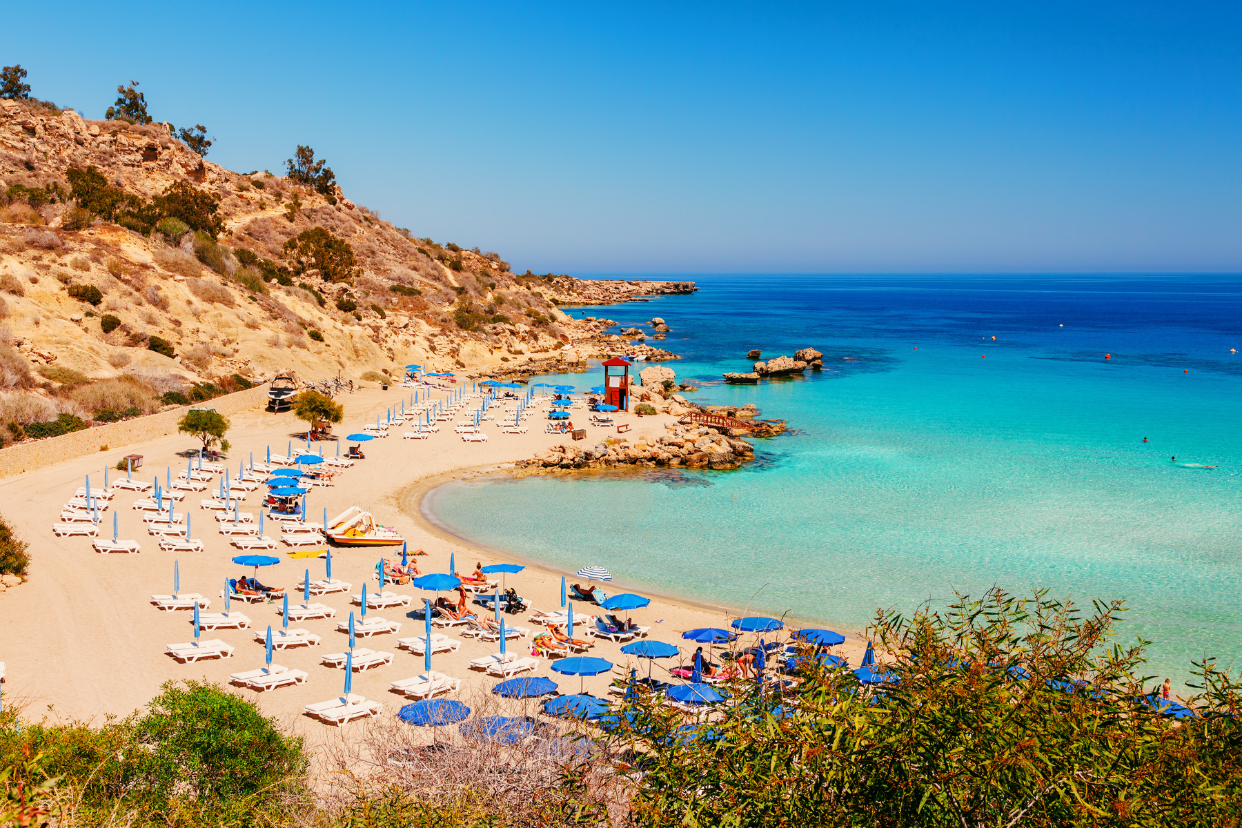 Immagine di sfondo della pagina CIPRO, mare, natura selvaggia e cultura