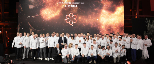 Immagine di sfondo della pagina Pioggia di stelle per l’Austria: premiate le eccellenze culinarie della Guida MICHELIN